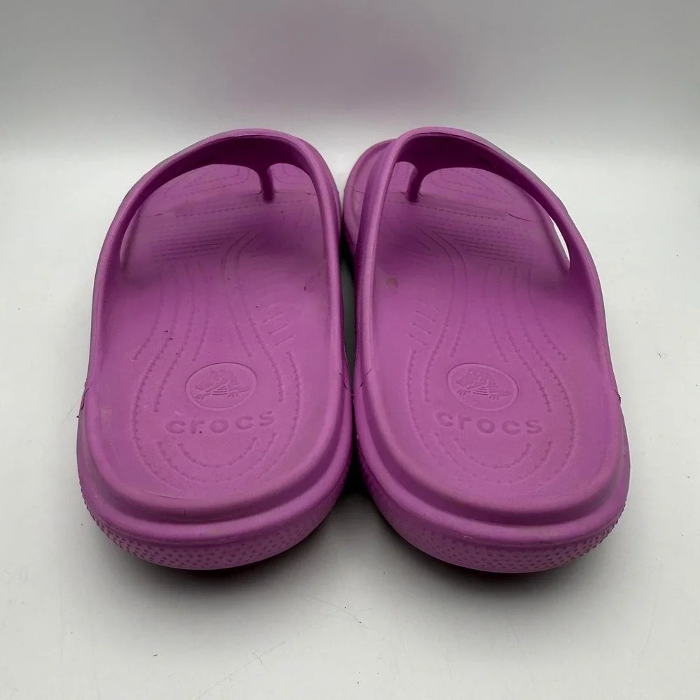 Crocs Baya Flip Flop Sandals Mens‎ Size 11 Purple Thong Slip On Beach Summer